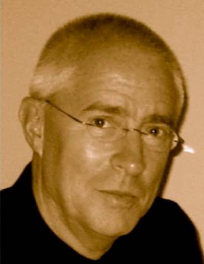 Steve Perry headshot