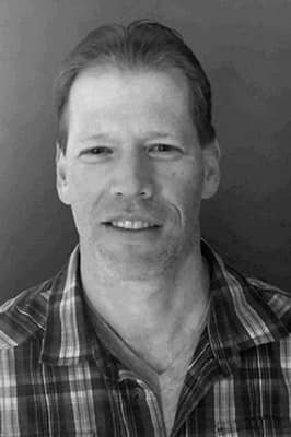 Chris Darling Headshot